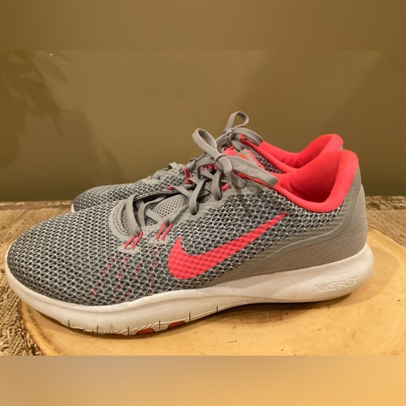 2017 Nike Women's Flex Trainer 7 Training Shoe 898479~006 Women's‎ 8 - Picture 1 of 9
